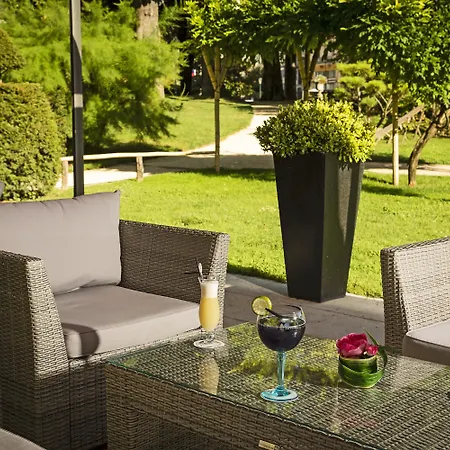 Golden Tulip Aix Les Bains - & Отель Экс-ле-Бен